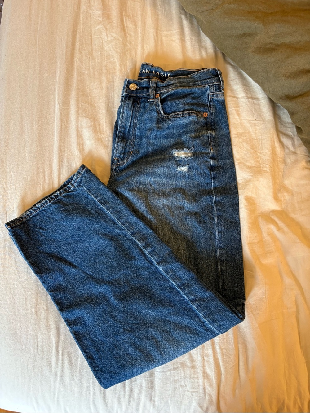 American Eagle Outfitters Women's Blue Distressed Jeans